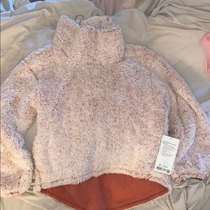 Lululemon Warm Restore Sherpa Pullover size “M/L